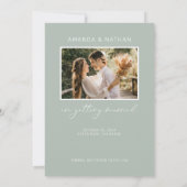 Eenvoudig Elegant Foto Sage Green Wedding Save The Date (Achterkant)