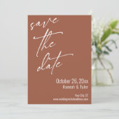 Eenvoudig elegant handschrift Terracotta Save The Date (Staand voorkant)