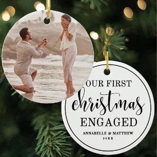 Eenvoudig Elegant Ons Eerste Kerst Verloving Keramisch Ornament