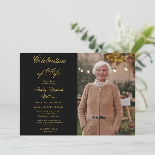 Eenvoudig Elegant Photo Black Celebration of Life Kaart (Staand voorkant)