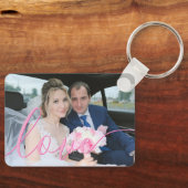 Eenvoudig Elegant Schrift Huwelijksfoto Roze Liefd Sleutelhanger (Voorkant)