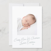 Eenvoudig Elegant Script Foto Baby Geboorte Aankondiging (Voorkant)