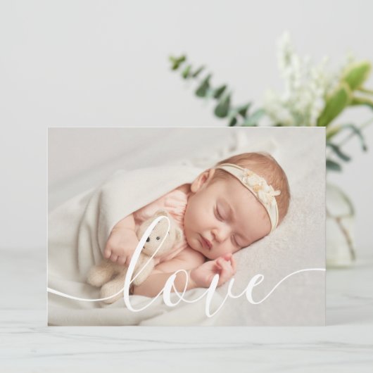 Eenvoudig Elegant Script Liefde Baby Foto Geboorte Aankondiging (Staand voorkant)