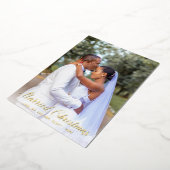 Eenvoudig Elegant Script Pas getrouwd Christmas Folie Feestdagenkaart (Gedraaid)