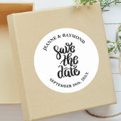 Eenvoudig Elegant Script Sla de Datum Op Boho Brui Ronde Sticker