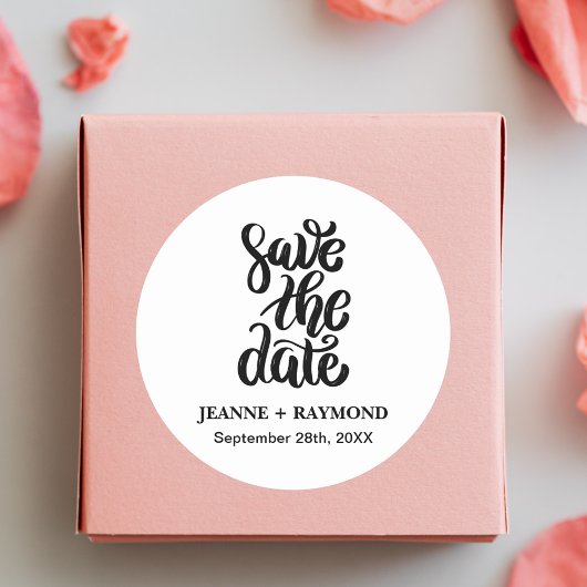 Eenvoudig Elegant Script Trouwkaart Save The Date Ronde Sticker