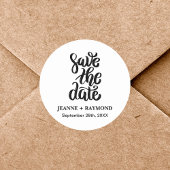 Eenvoudig Elegant Script Trouwkaart Save The Date Ronde Sticker