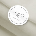 Eenvoudig Elegant Typografie Modern Wedding Ronde Sticker<br><div class="desc">Elegant zwart-wit minimalistische typografie met stijlvol script en monogram van een paar,  eenvoudig en schoon. Geweldig voor een minimalistische bruiloft,  moderne bruiloft en klassieke bruiloft. Alle overeenkomende stukken in collectie bekijken</div>