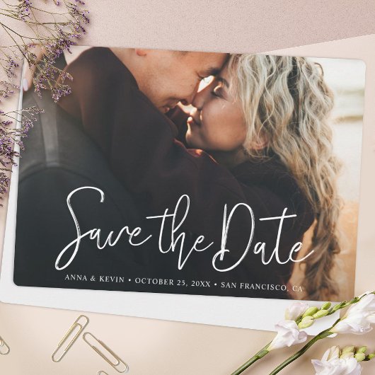 Eenvoudig Elegant White Script Custom Photo Weddin Save The Date