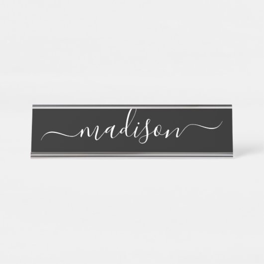 Eenvoudig Elegant Zwart Wit Vrouwelijk Script Naam Bureau Naambordje (Voorkant)