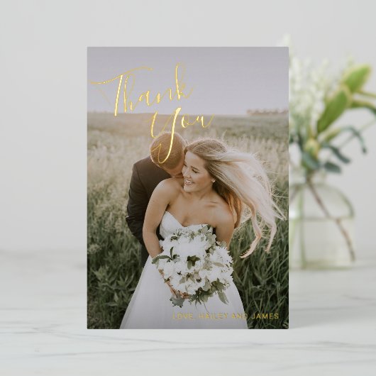 Eenvoudig elegante fotoweddenschap Hartelijk dank Folie Uitnodiging (Staand Voorkant)
