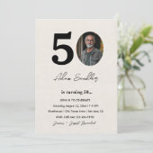 Eenvoudig en elegant 50ste verjaardagsfeest Canva Kaart (Staand voorkant)