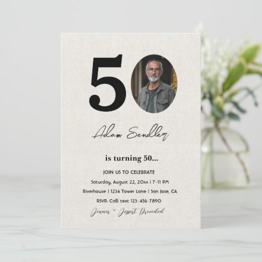 Eenvoudig en elegant 50ste verjaardagsfeest Canva Kaart (Staand voorkant)