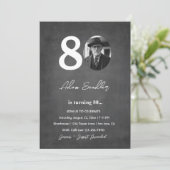 Eenvoudig en elegant 80ste verjaardagsfeest grijs kaart (Staand voorkant)
