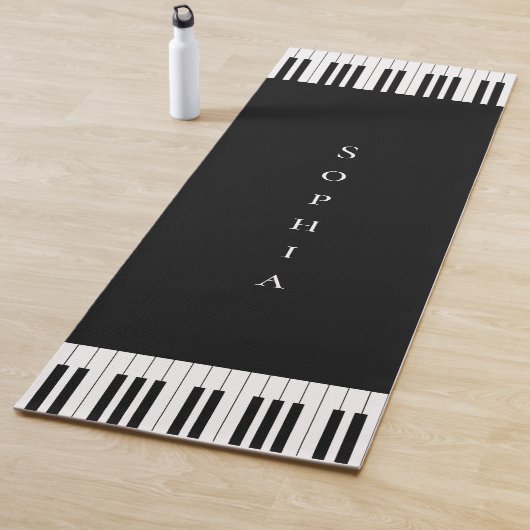 Eenvoudig en elegant zwart-wit piano-toetsenbord yogamat (In situ)