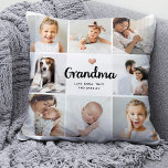 Eenvoudig en grafisch | Hart Foto-collage voor oma Kussen<br><div class="desc">Deze zwarte en witte kussen voorzien van een fotoraster met acht van uw persoonlijke foto's, en trendy moderne scripttypografie die "oma" zegt. Er is ook een elegant hart met een nepgoudblik. Een simpel, minimalistisch, maar absoluut stijlvol cadeau voor je grootmoeder op Moederdag of wanneer je haar wilt laten weten hoeveel...</div>