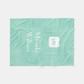 Eenvoudig en grafisch Mint Groen Monogram met Naam Fleece Deken (Voorkant (Horizontaal))