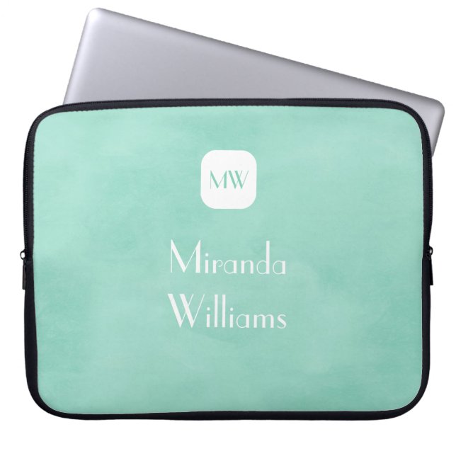 Eenvoudig en grafisch Mint Groen Monogram met Naam Laptop Sleeve (Voorkant)