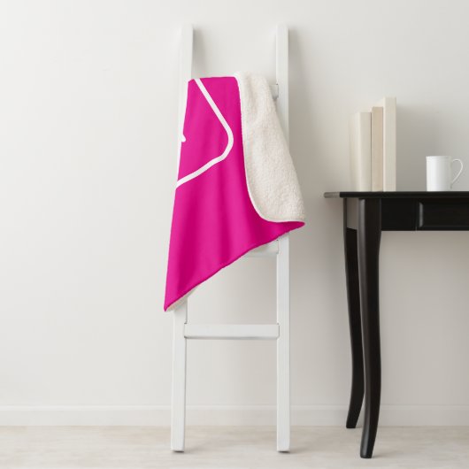 Eenvoudig en modern monogram Initiaal | Roze en wi Sherpa Deken (In situ)