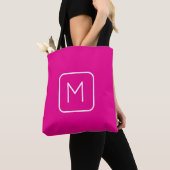 Eenvoudig en modern monogram Initiaal | Roze en wi Tote Bag (Dichtbij)