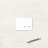 Eenvoudig en moedig houden post-it® notes (Op bureau)