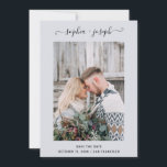 Eenvoudig en stijlvol | Foto minimaal zeer lichtbl Save The Date<br><div class="desc">Deze eenvoudige en stijlvolle,  zeer zacht lichtblauw sparen de datumkaarten kenmerkt elegante zacht manuscriptkalligrafie en uw favoriete persoonlijke foto voor een moderne en minimale blik.</div>