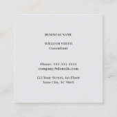 Eenvoudig formeel wit grijs monogram vet typografi vierkante visitekaartje (Achterkant)