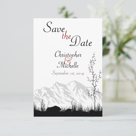 Eenvoudig gebergte, zwart, wit en rood huwelijk save the date (Staand voorkant)