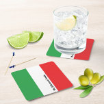 Eenvoudig gebold Italiaans Vlag, speciaal vierkant Kartonnen Onderzetters<br><div class="desc">Transformeer uw tafelblad met het Simple Bold Italian Flag Personalized Square Paper Onderzetter. Dit strakke ontwerp toont met trots de levendige kleuren van de Italiaanse vlag - groen, wit en rood - terwijl het een vleugje persoonlijke flair toevoegt. Het witte gedeelte van de vlag is voorzien van een vet en...</div>