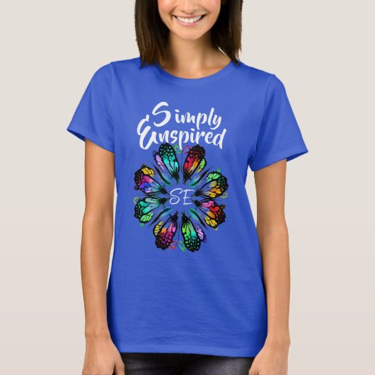 Eenvoudig geïnspireerd kleurrijke bloemen vlinders t-shirt (Voorkant)