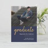 Eenvoudig Gold Script High School Foto Afstuderen Aankondiging (Staand voorkant)