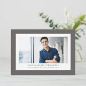 Eenvoudig grijs tweed lijst classic foto afstudere kaart (Staand voorkant)