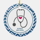Eenvoudig grijs zurend stethoscoop op blauwe Chevr Keramisch Ornament (Achterkant)