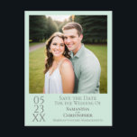 Eenvoudig Groen Bind sparen de Foto van de Datum Briefkaart<br><div class="desc">Dit bleke neonmint groene briefkaart is de perfecte manier om je vrienden en familie te laten weten hoe het met je huwelijk staat. Biedt een eenvoudig minimalistisch ontwerp met artsy,  modern en elegant,  inclusief uw foto met grijze tekst die alle essentiële informatie bevat.</div>