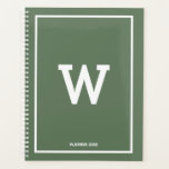 Eenvoudig Groen Initiaal Maandelijks Planner<br><div class="desc">Een eenvoudig ontwerp met groene achtergrondkleur en uw monogram van het douane initiaal dat in het centrum wordt geplaatst. Een prachtig minimalistisch ontwerp dat ideaal is voor iedereen. Ideaal verjaardagscadeau, feestdecor, thuisdecor, kantoor, kerstcadeau of cadeau voor andere speciale gelegenheden. Bezoek onze winkel om ons hele collectie te uitzichten. Pas het...</div>