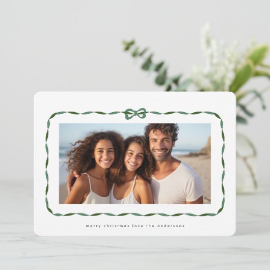 Eenvoudig Groen Modern Lint Foto Kerstmis Feestdagenkaart (Staand voorkant)