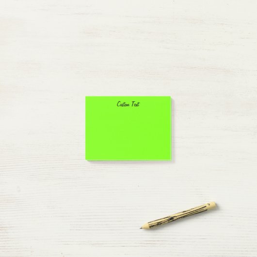 Eenvoudig groen post-it® notes (Op bureau)