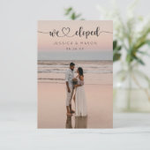 Eenvoudig Hartscript We Eloped Aankondiging Uitnod (Staand voorkant)