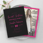 Eenvoudig Heet Roze Zwart Foto Zoet 16 Zestien Kaart<br><div class="desc">Elegant Sweet Sixteen Verjaardagsfeestuitnodiging sjabloon w / custom Foto & modern typografie script.</div>