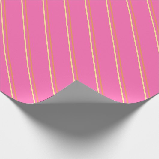 Eenvoudig Hot Roze Sinaasappel en Gele Strepen Pat Cadeaupapier (Hoek)