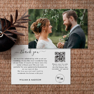 Eenvoudig Huwelijksscript Met Monogram En QR-code Bedankkaart