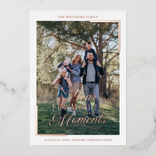 Eenvoudig Jaar In Momenten Familiefoto Kerstmis Folie Feestdagenkaart (Voorkant)