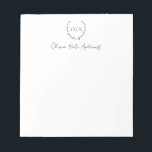 Eenvoudig klassiek monogram krans Elegant Notitieblok<br><div class="desc">Klassiek zwart-wit notitieblok met een eenvoudige lay-out met uw monogram in een kreet/kreet samen met jouw naam in een elegant script/kalligrafie. Een vrouwelijk en meisjes ontwerp dat geweldig is voor persoonlijke kantoorbenodigdheden of voor een eigenaar van kleine bedrijven.</div>