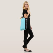 Eenvoudig kleuren CYAN BLUE & jouw tekst Tote Bag (Op model)