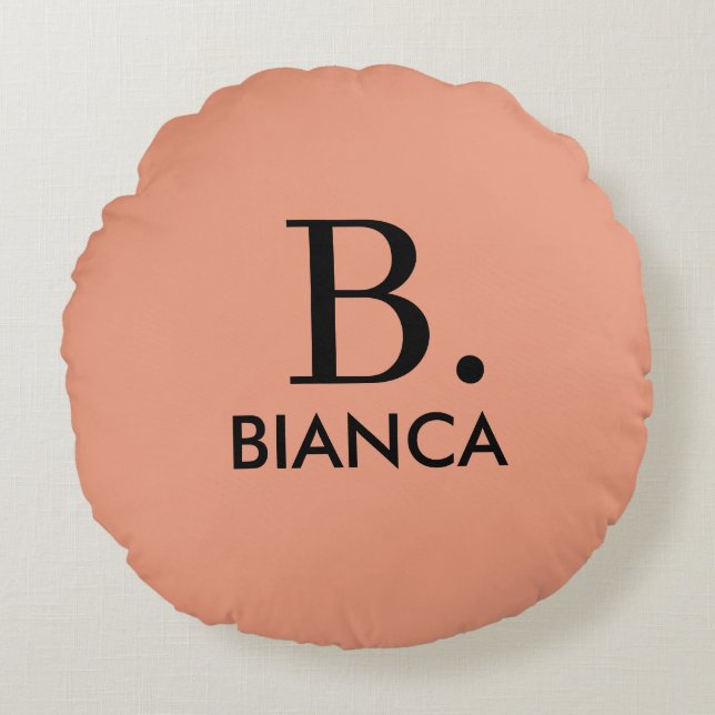 Eenvoudig koraal roze minimalistisch monogram rond kussen (Voorkant)