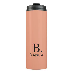 Eenvoudig koraal roze minimalistisch monogram thermosbeker