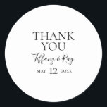 Eenvoudig legant bedankt voor je huwelijk. ronde sticker<br><div class="desc">Deze eenvoudige elegante bedankt voor je trouwbonsticker is perfect voor je moderne,  minimalistische zwarte en witte bruiloft. Het ontwerp bevat een minimaal hedendaags lettertype dat vergezeld gaat van een formele kalligrafie. Houd het zoals is,  of verkies om het met uw eigen kunstwerk of foto's te personaliseren!</div>