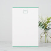 Eenvoudig licht teal en wit monogram briefpapier (Staand voorkant)