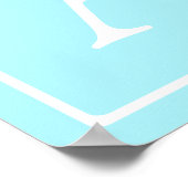 Eenvoudig lichtblauw monogram poster (Hoek)