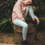 Eenvoudig lichtblauw patroon leggings<br><div class="desc">Blijf stijlvol en comfortabel met deze trainingsbroek voor dames met een eenvoudig blauw collectie dat een vleugje charme toevoegt aan uw yogastijl. Ontworpen in een minimalistische stijl, combineren deze leggings leuke grillige elementen met een simplistische grillige esthetiek. Het eenvoudige, vlakke ontwerp, gecombineerd met een lichtgekleurd palet, maakt ze veelzijdig voor...</div>